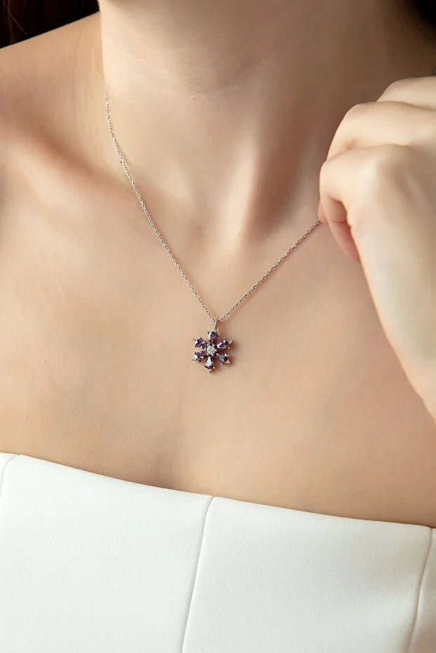 Rodyumlu Işıklı Kutuda Ametist Taşlı Lotus Kolye 925 Ayar Komple Gümüş